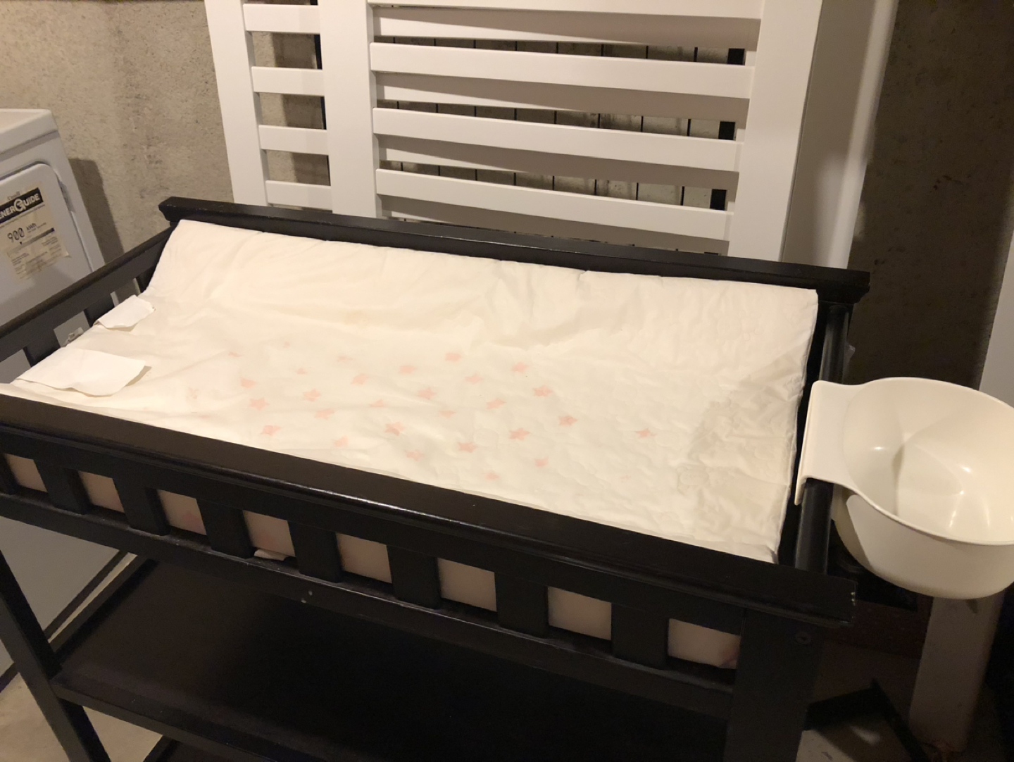 Changing table with changing pad image indicator(2)