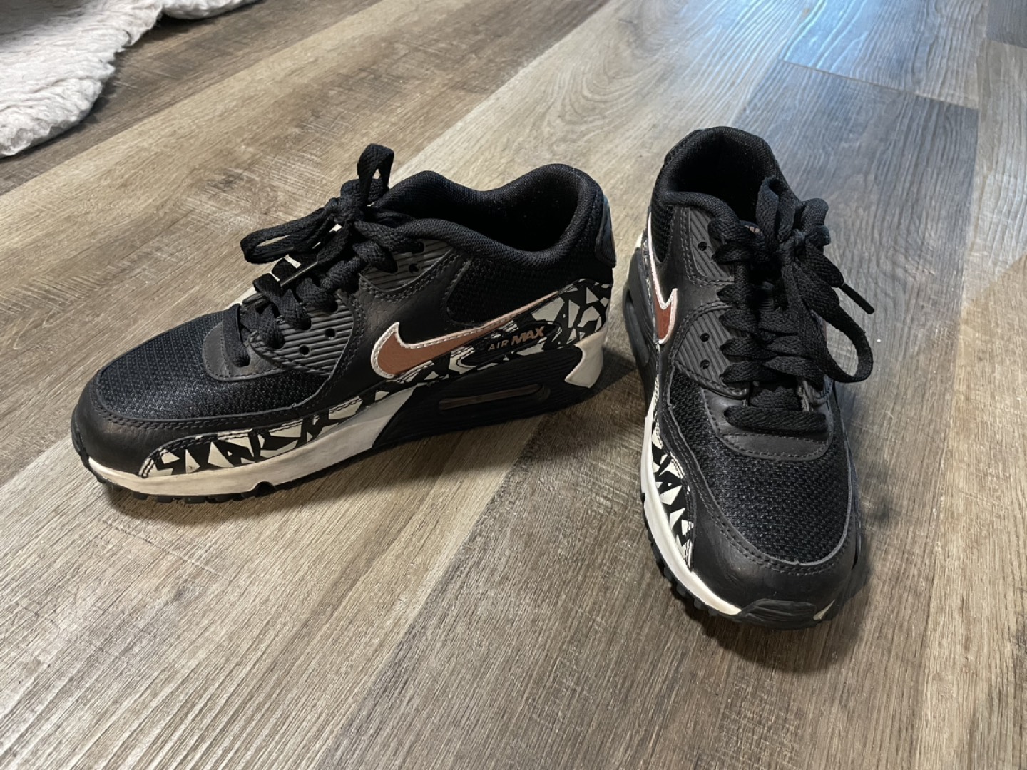 Nike Air Max thumbnail