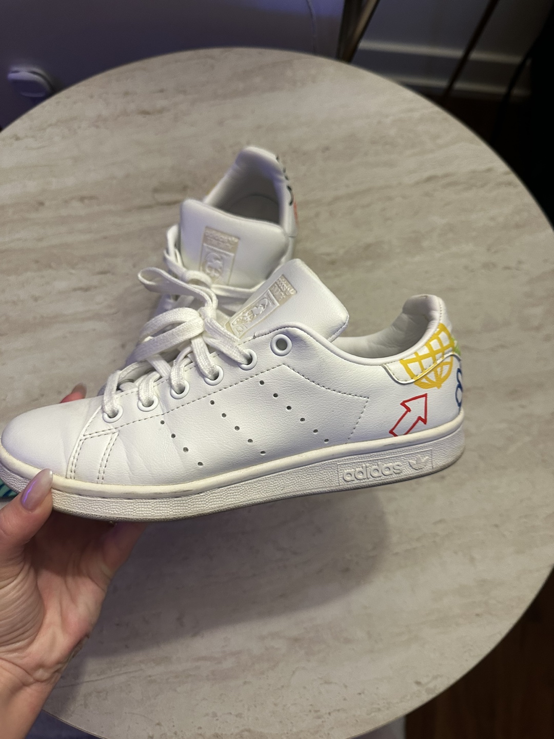 Adidas sneakers size 7 like new thumbnail