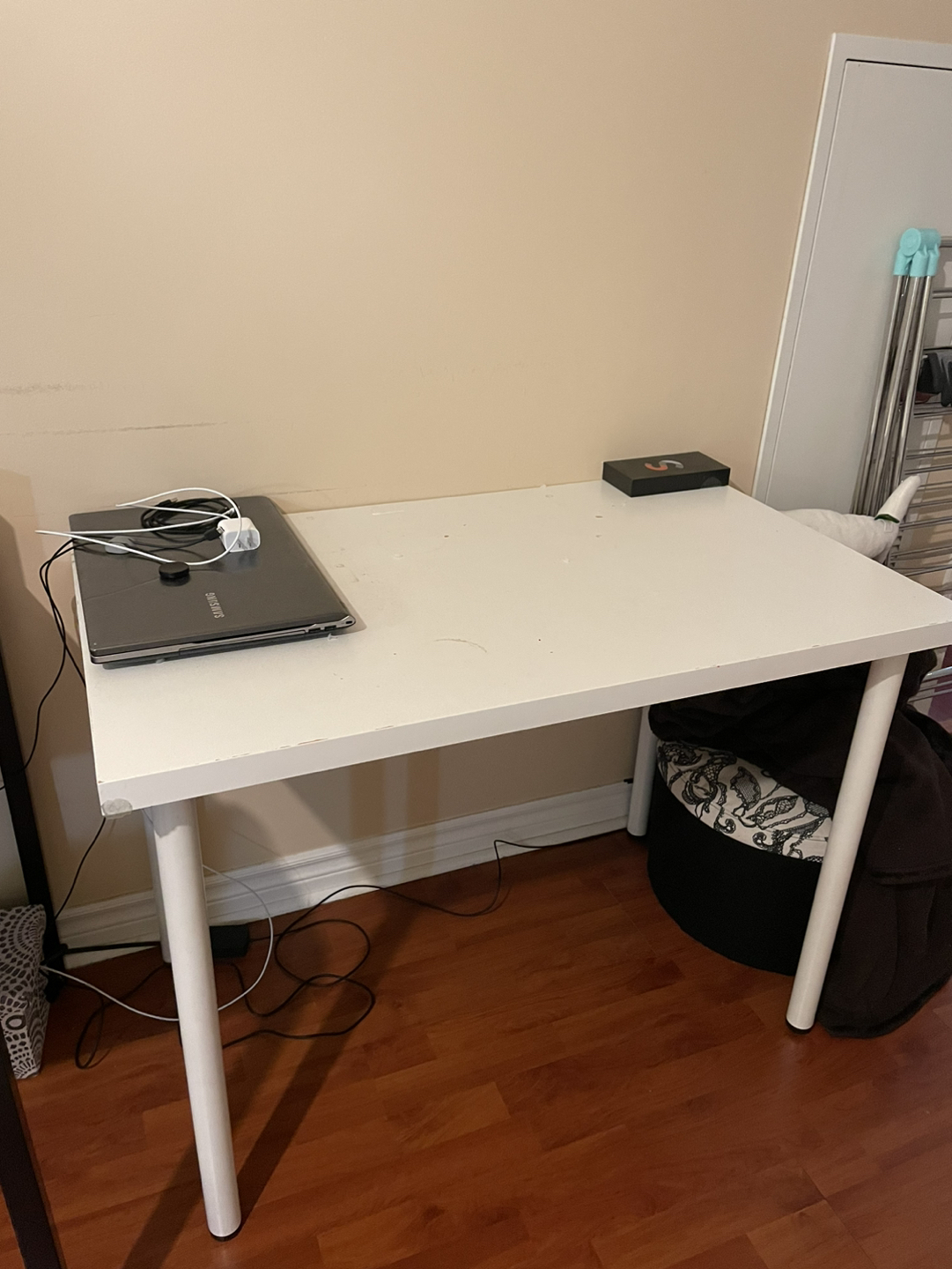 Ikea desk $30 thumbnail