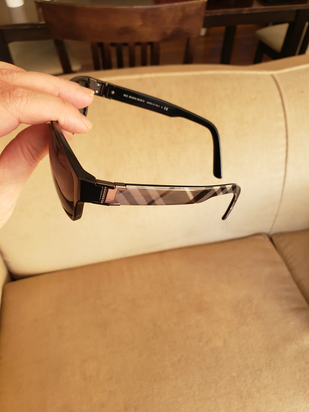 Burburry prescription eye glasses and its case - photo 3