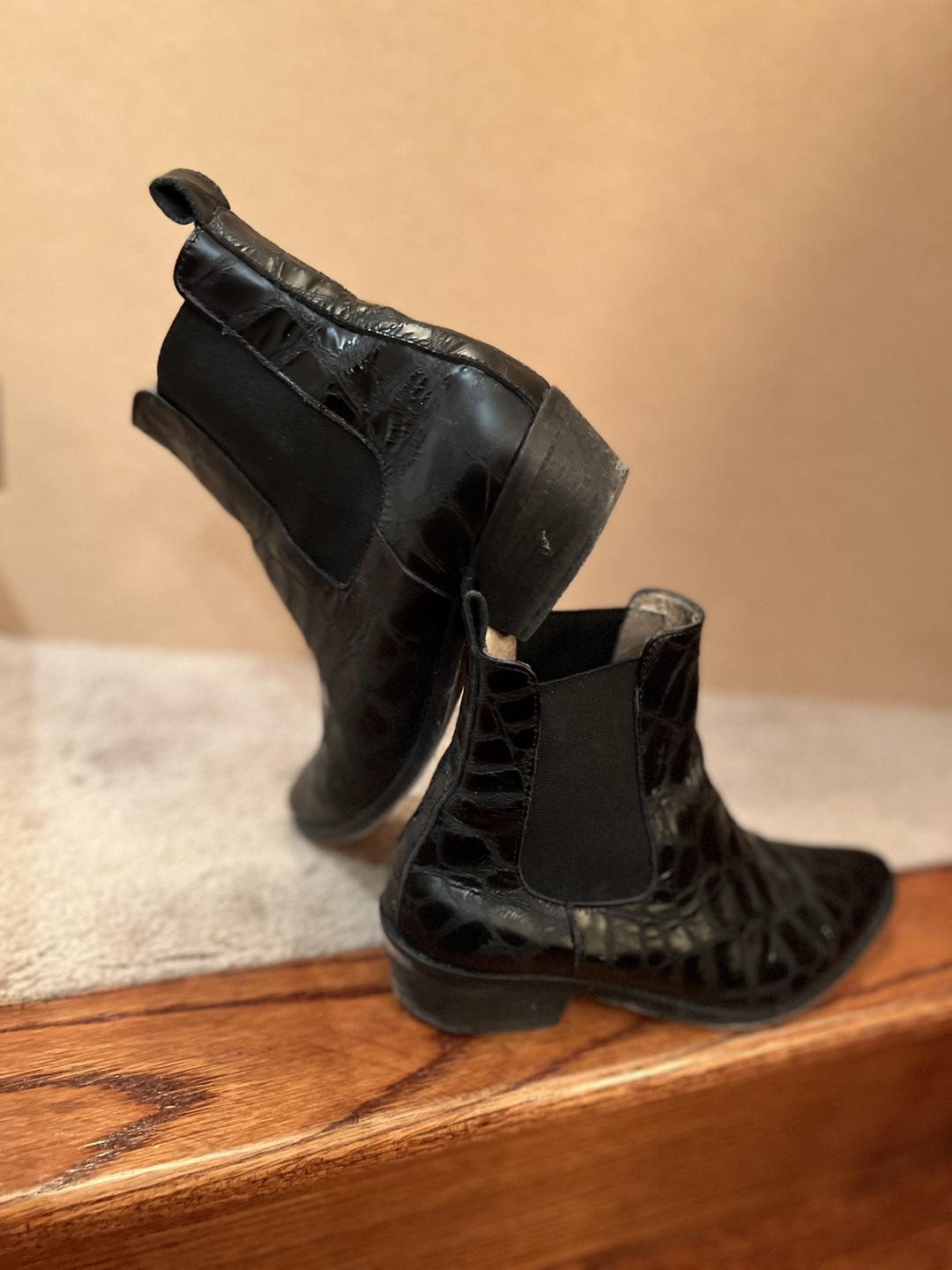 Vintage BORN Crocodile Black Leather Chelsea Boots - photo 4