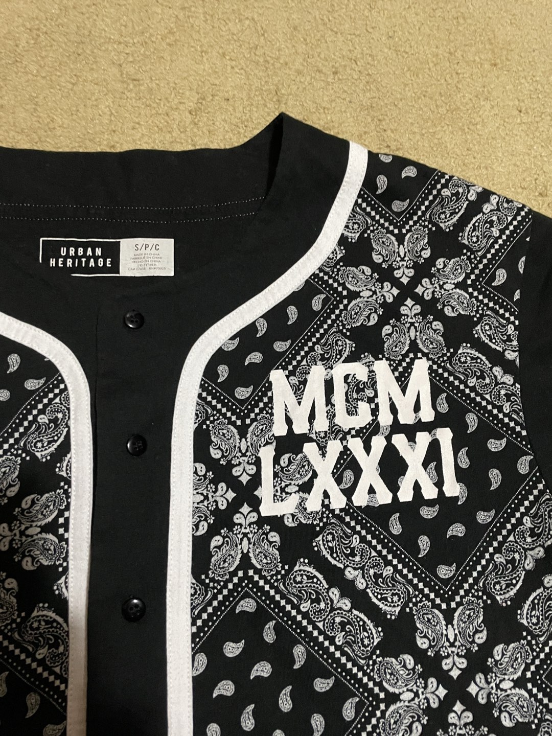 Black baseball jersey - photo 2