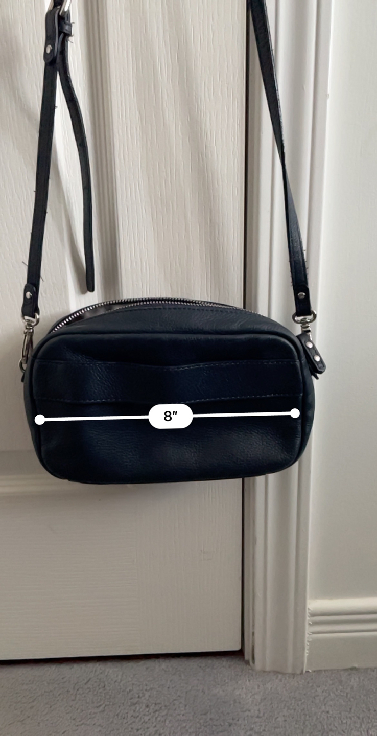 DANIER Leather navy Camera Bag #freecycle - photo 5