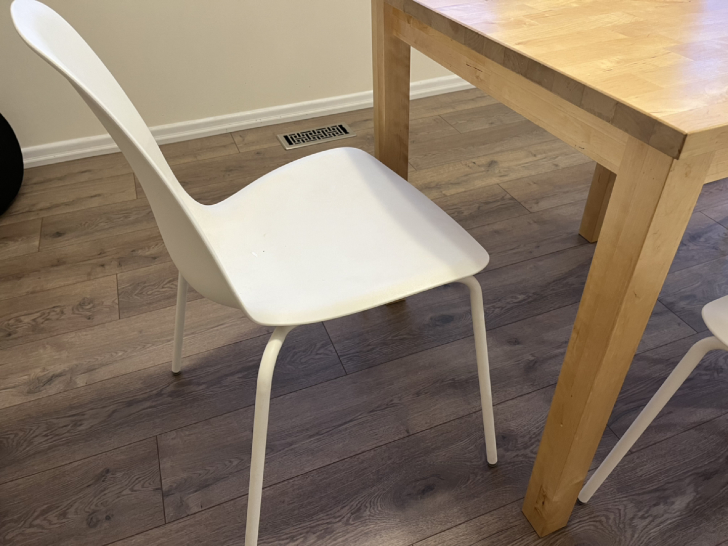 Ikea table with three chairs - photo 5