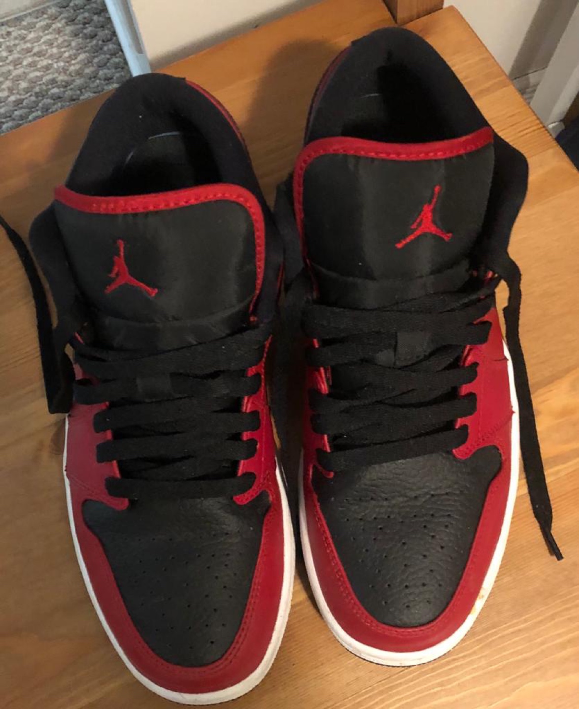 Jordan 1 Low Reverse Bred (553558 605) - Size 8.5 - photo 2