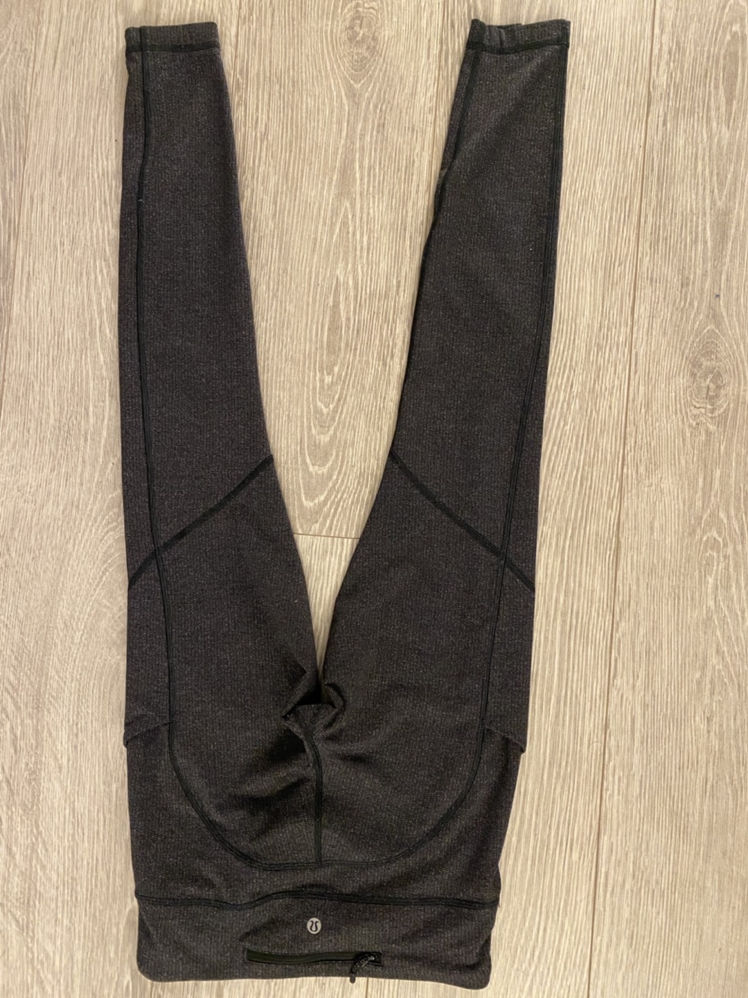 Lululemon pants with pockets (x3) - photo 2