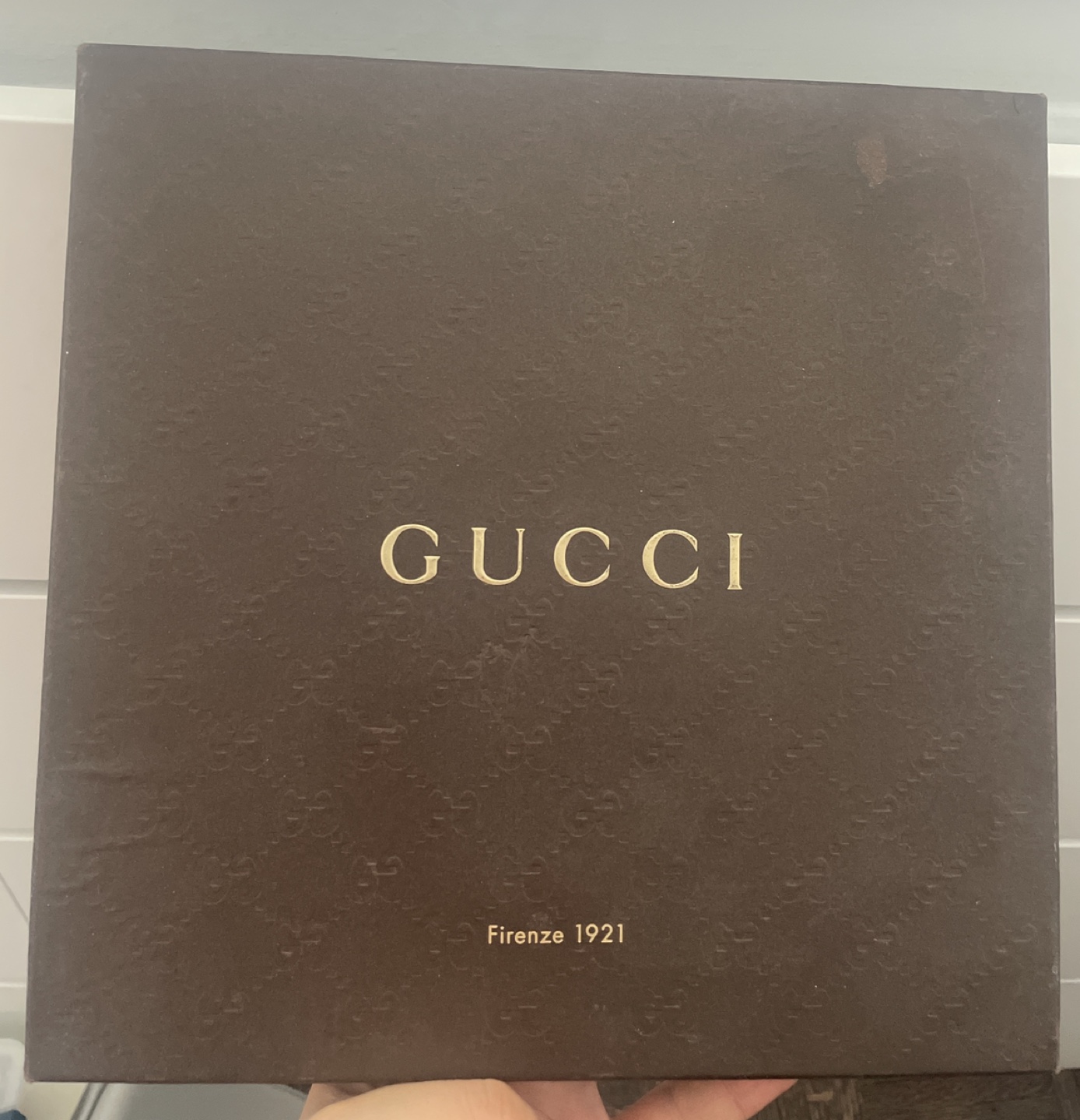 Authentic Gucci scarf unisex with box image indicator(4)