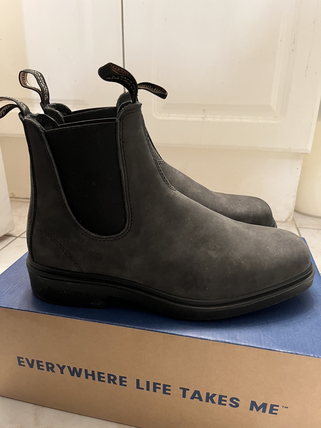 Blundstones Size 8 - 1308 thumbnail