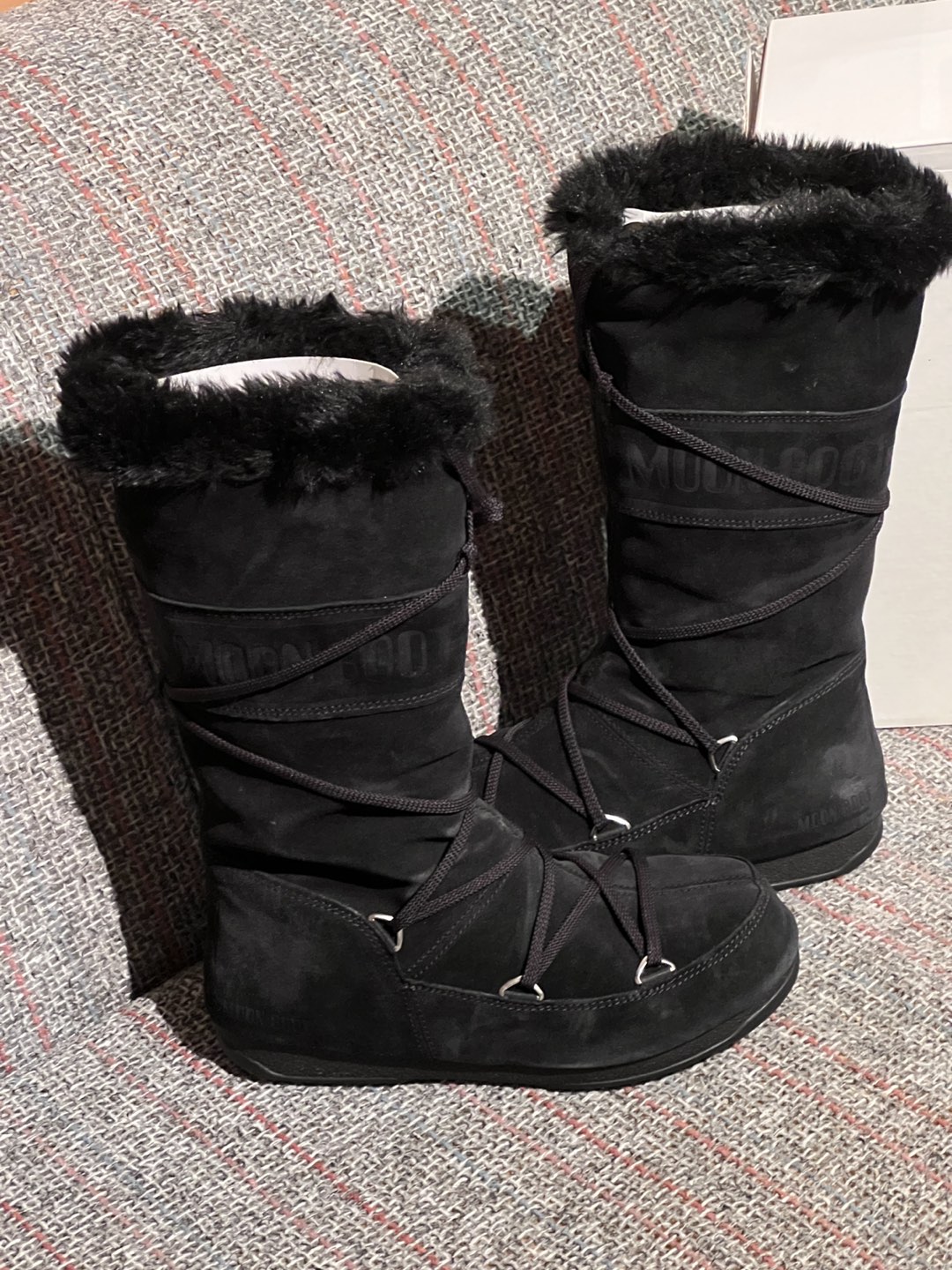 MOON BOOTS - Black Suede with Faux Fur lining 7.5 WOMENS - photo 3
