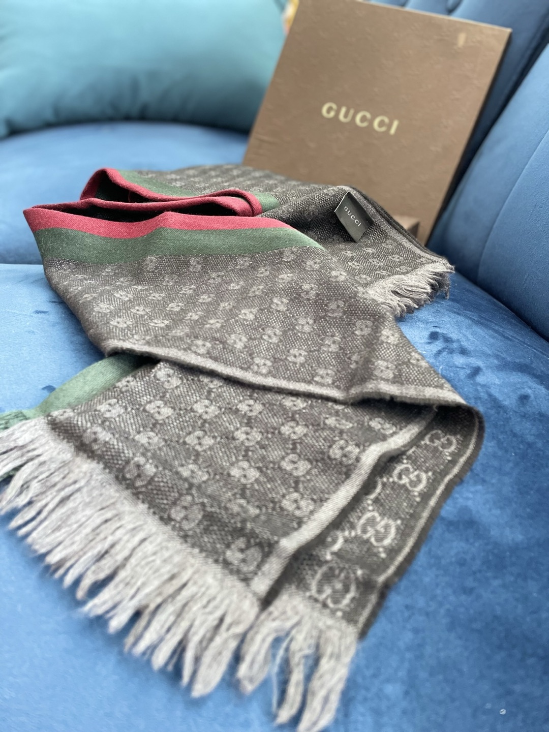 Authentic Gucci scarf unisex with box image indicator(2)