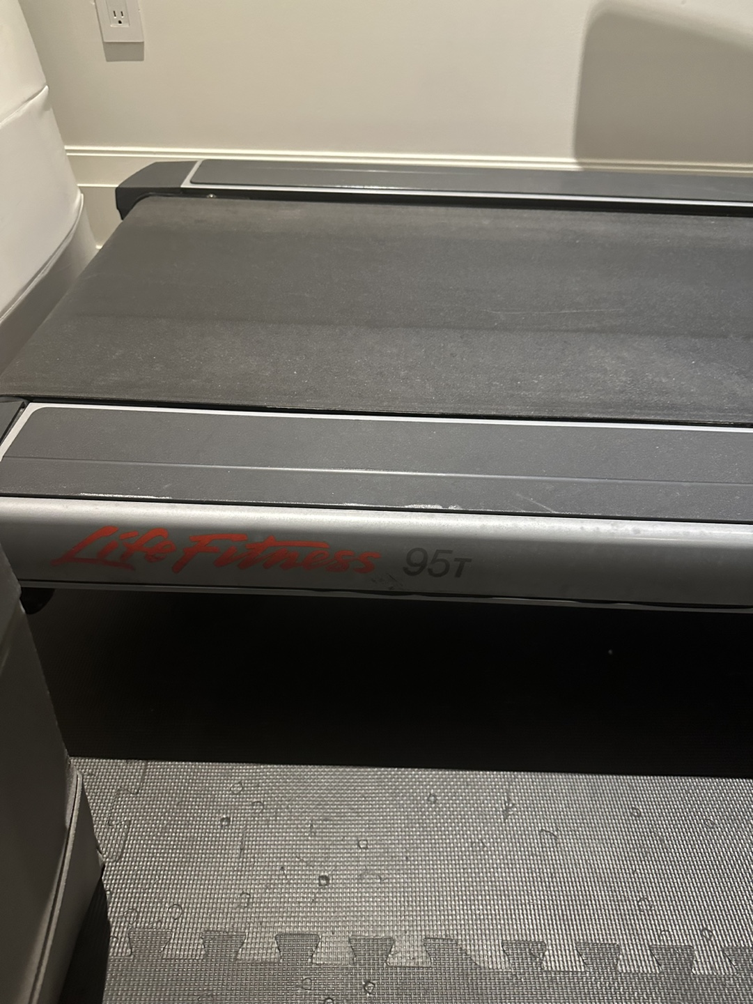Life Fitness Discover SE 95T Elevation Treadmill - photo 4