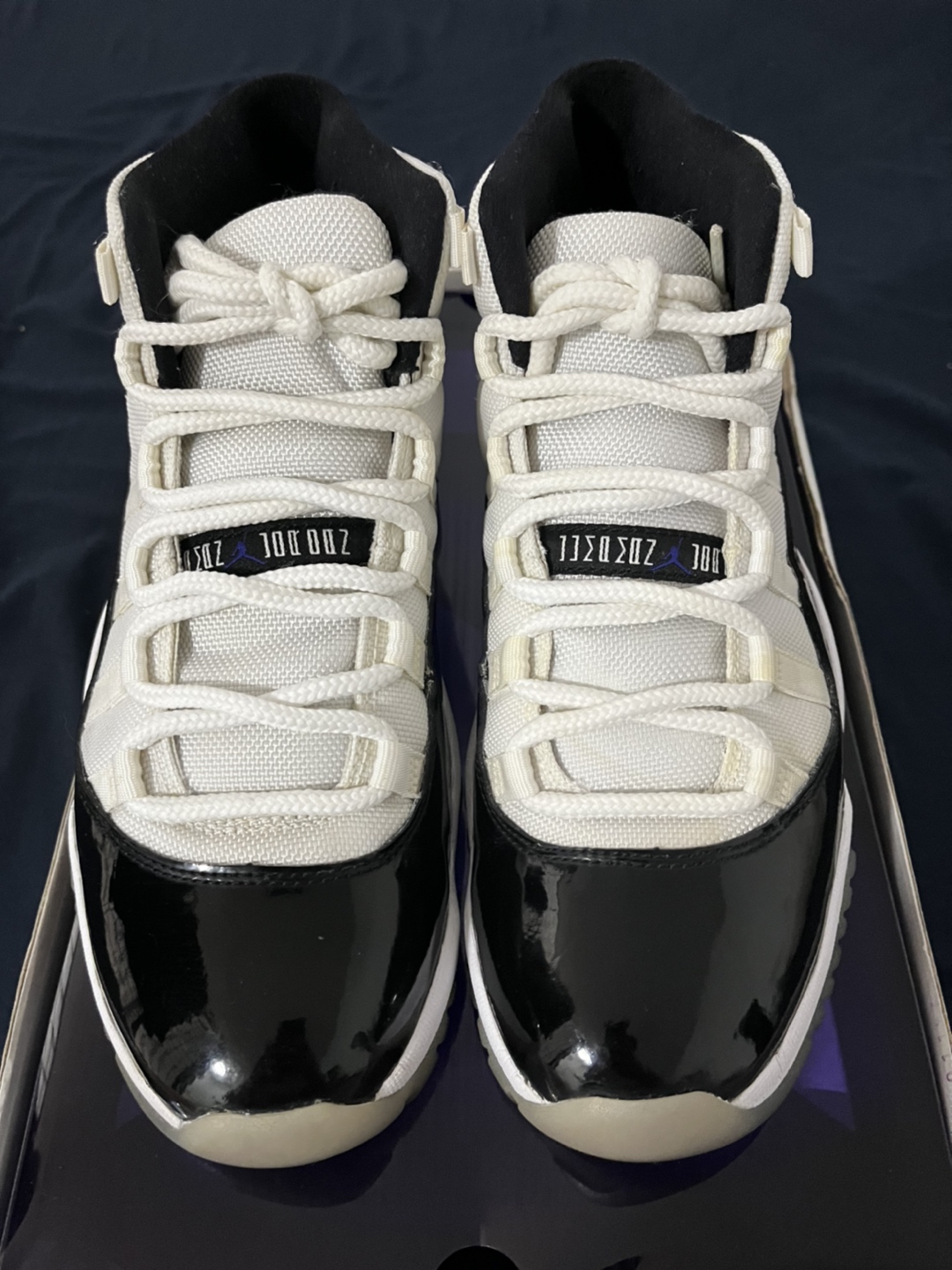 Air Jordan 11 concord thumbnail