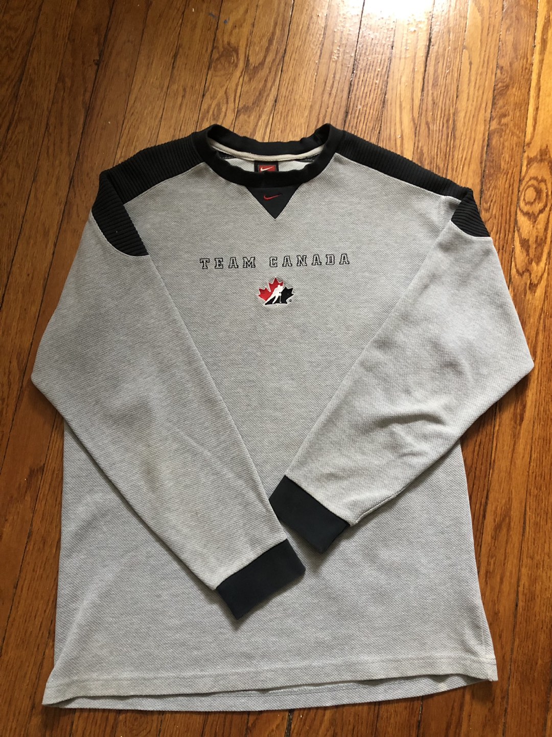 Vintage Nike Team Canada Sweatshirt - photo 2