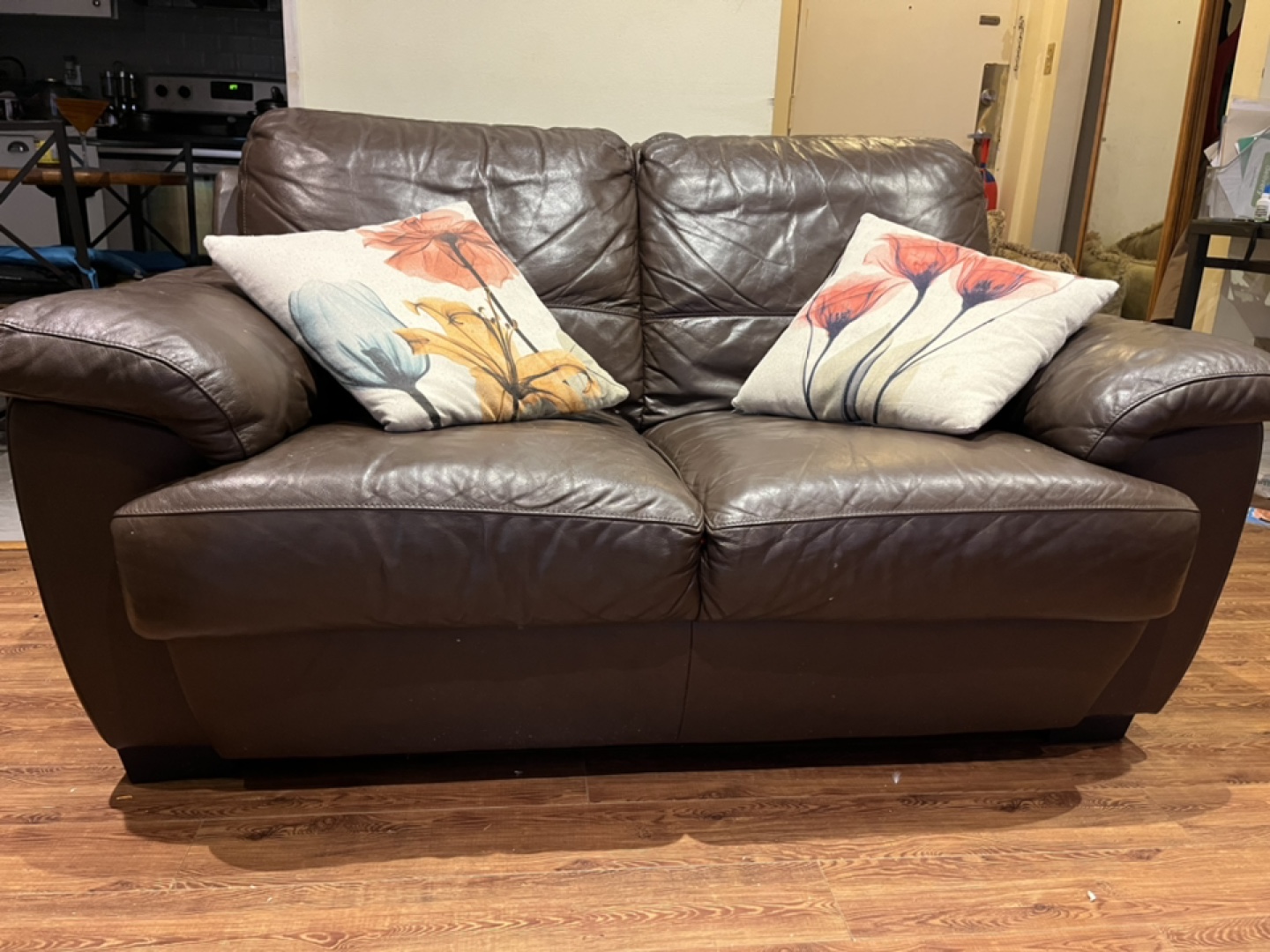 Love seat thumbnail