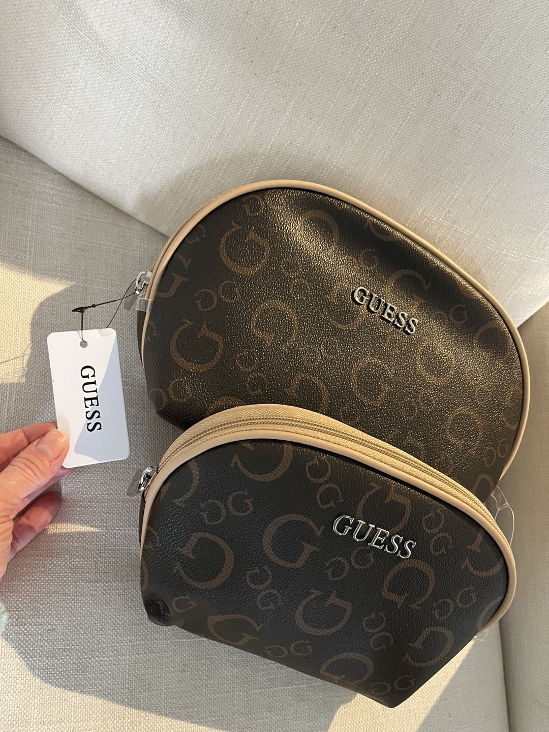 Guess travel makeup bags - photo 2