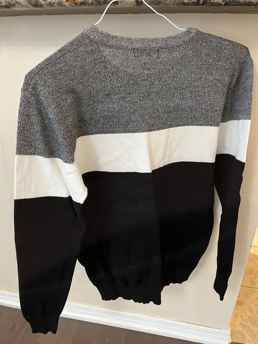 Thin sweater - photo 2