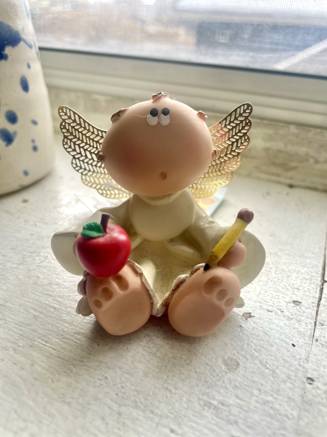 Vintage figurine Angel Cheeks guardian angel with gold wings NWT image indicator(2)