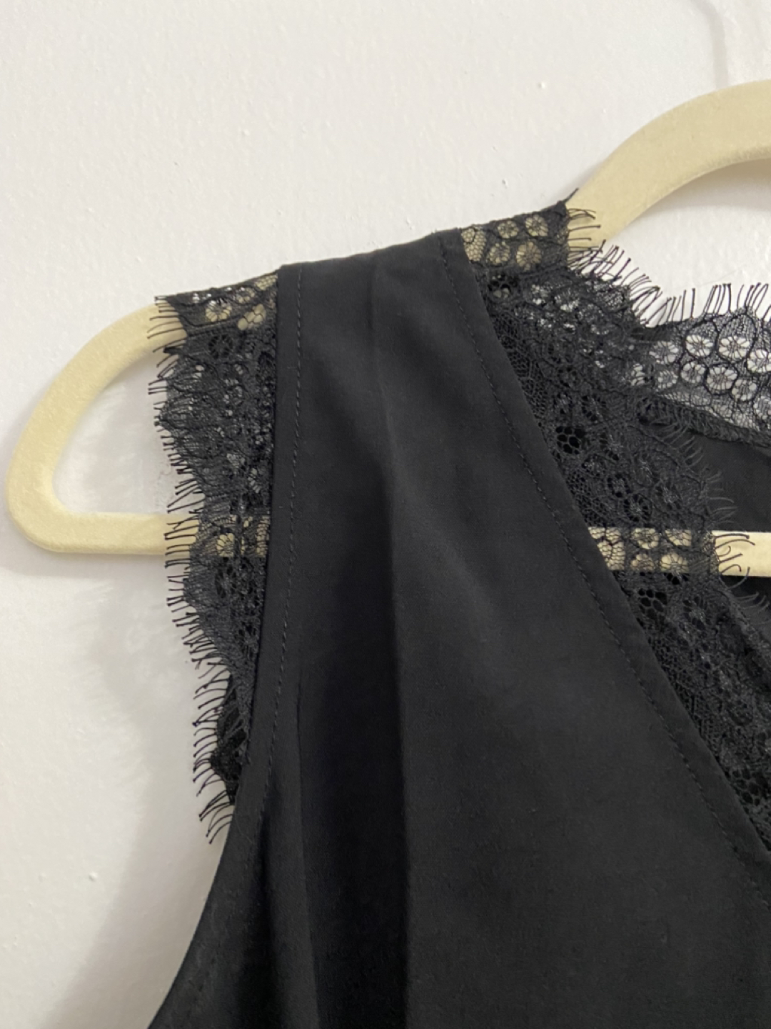Black Lace Detail Tank Top image indicator(4)