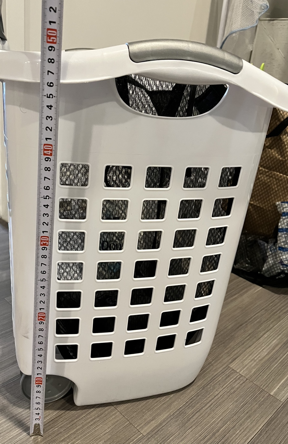 Laundry basket with wheels image indicator(2)