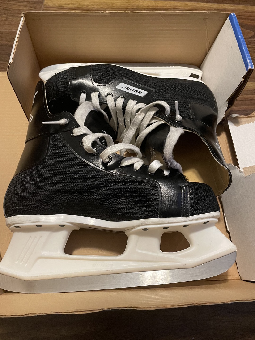 Men’s size 8 D Bauer All Pro SR skates thumbnail