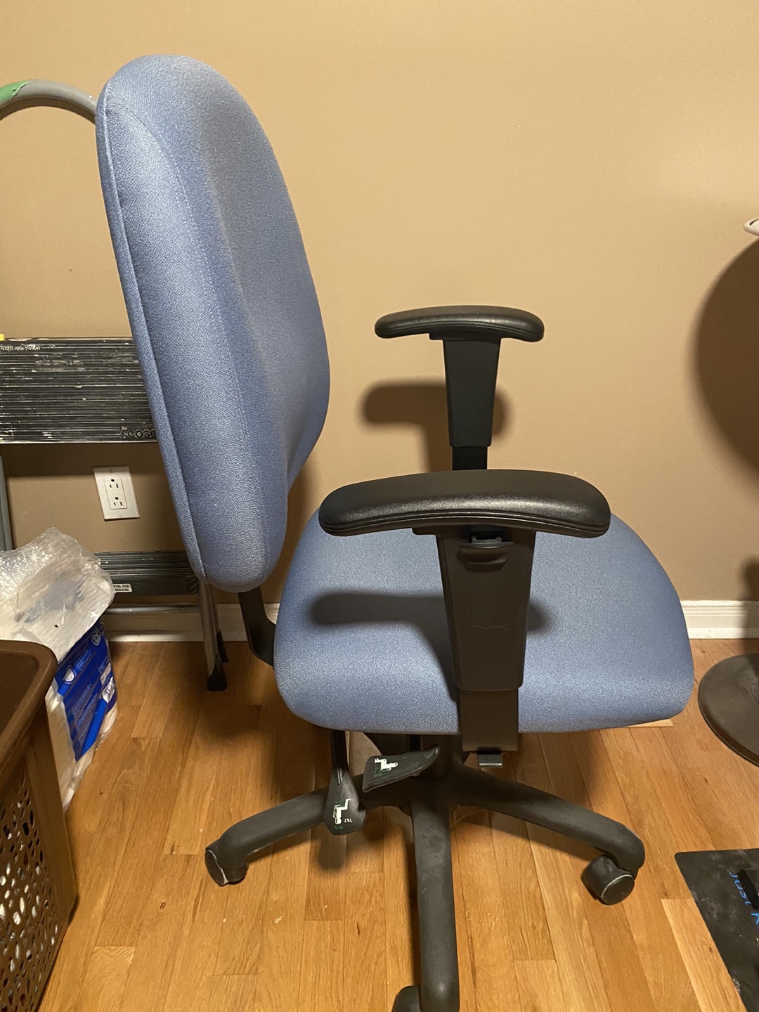 Ergonomic office chair - photo 2