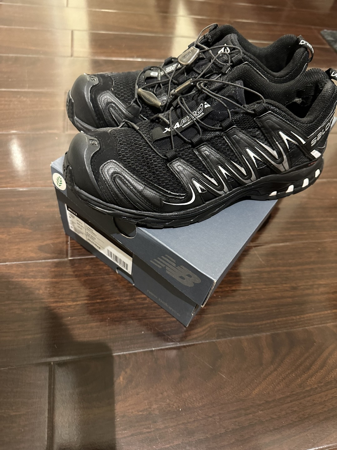 Woman’s sport shoe image indicator(7)