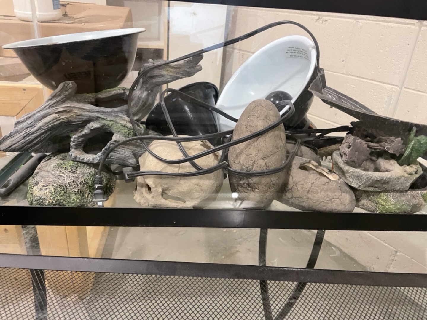 aquarium and stand thumbnail
