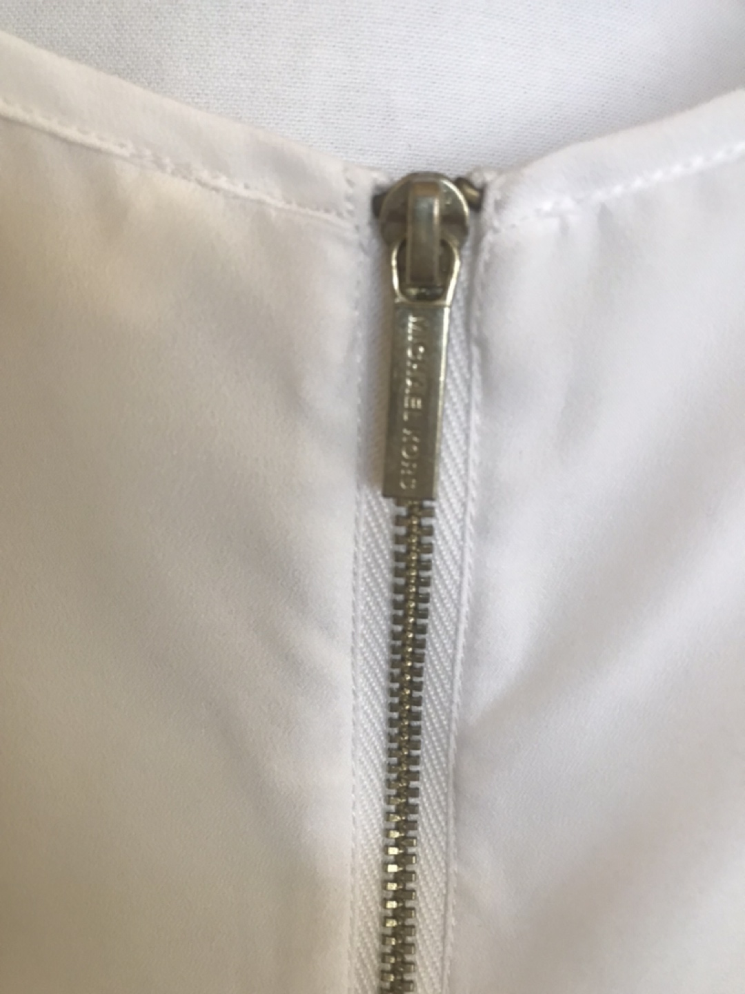 Michael Kors White Sleeveless Blouse • L image indicator(5)