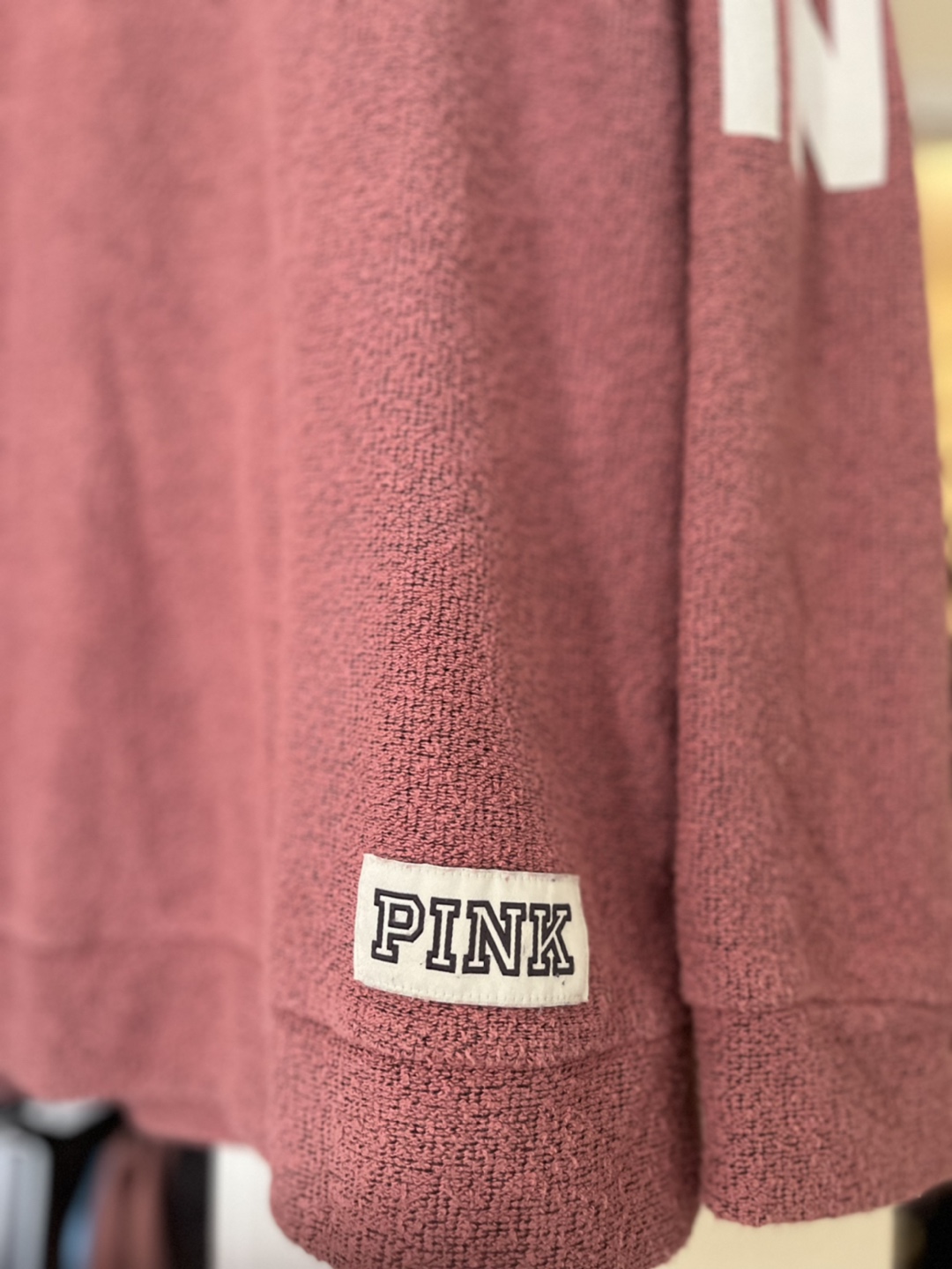 PINK VICTORIA’s SECRET image indicator(4)