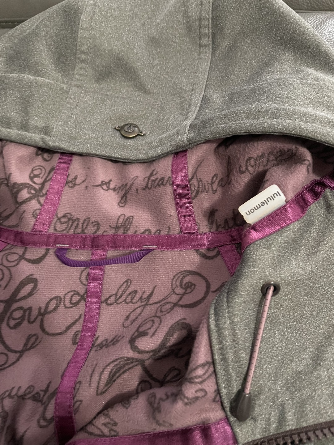 Lululemon Jacket image indicator(4)