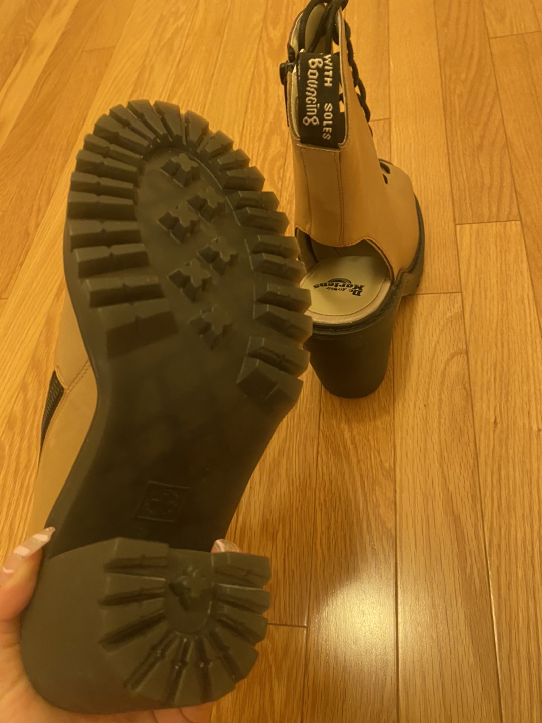 BRAND NEW DR. MARTENS HEELED BOOTS  OPEN TOED SIZE: 9 - photo 4