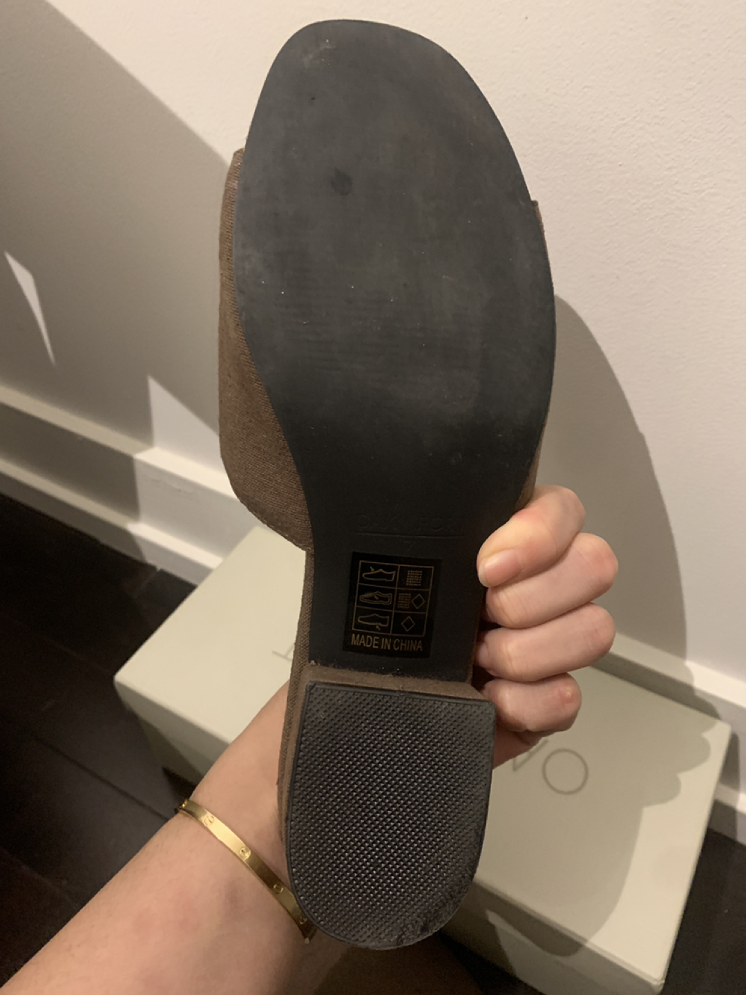 Oak & Fort Slides size 7 image indicator(4)