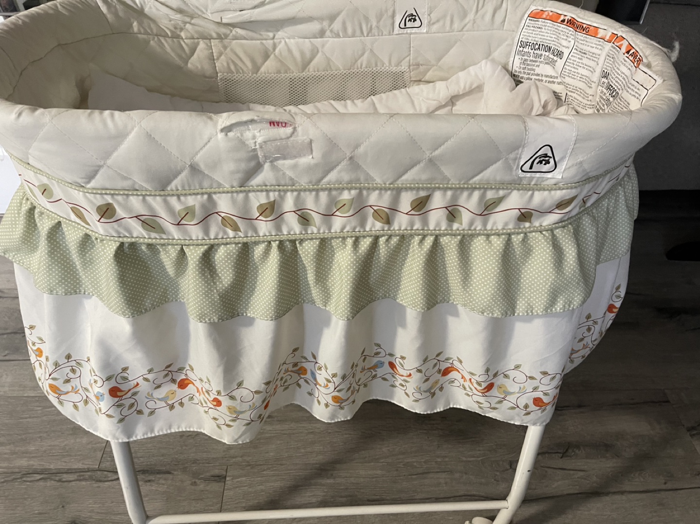 Bassinet and nursing pillow - photo 2