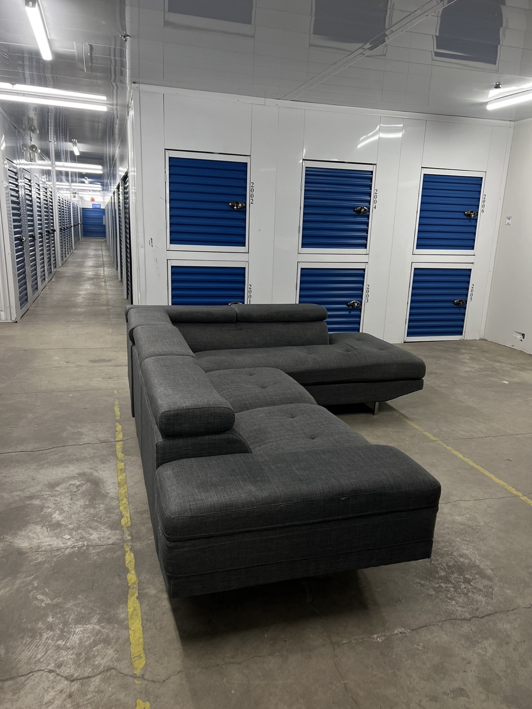Modern Grey Sectional Couch / Sofa - FREE DELIVERY!! - photo 4