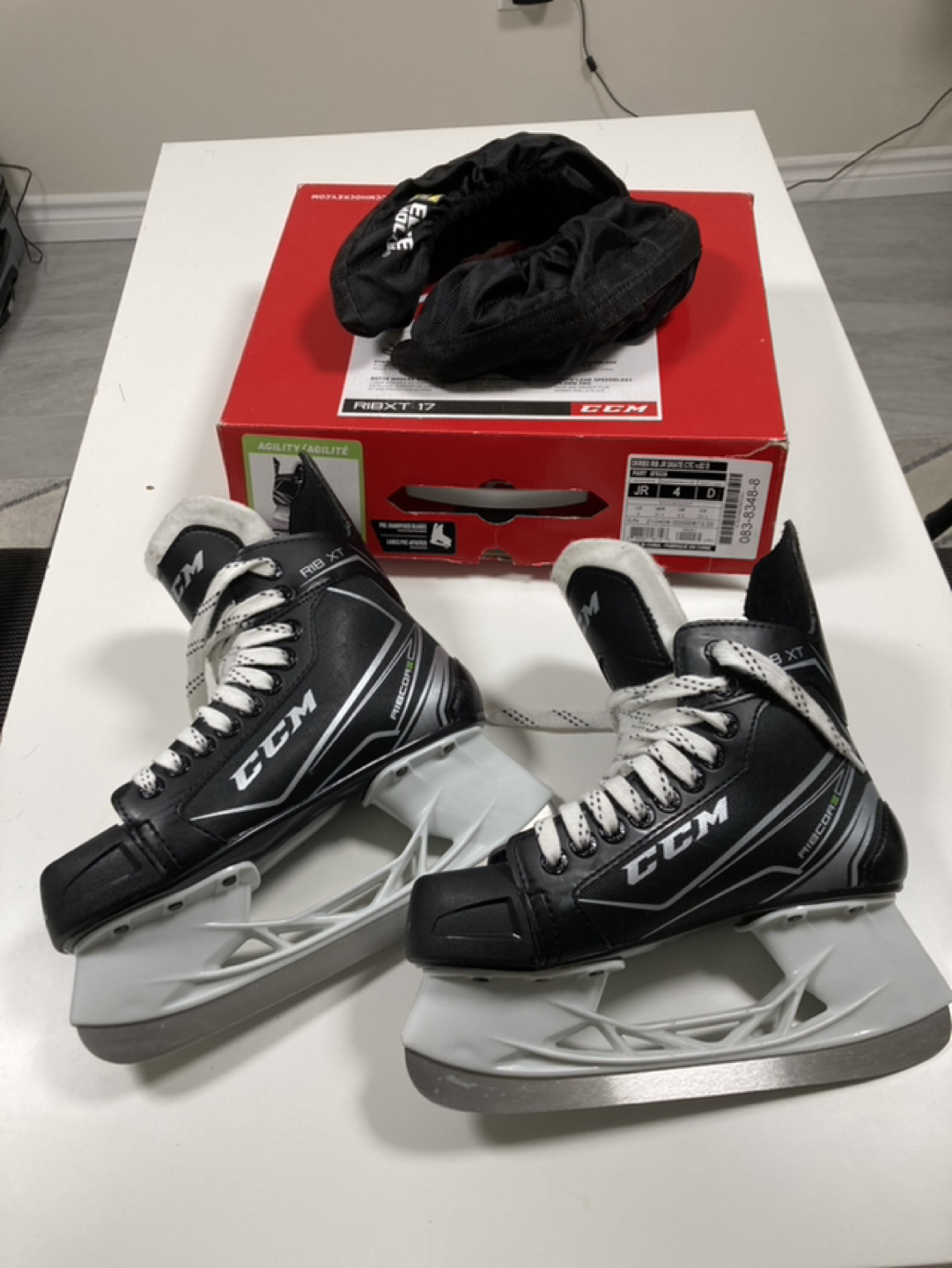 Skates JR 4, 235cm