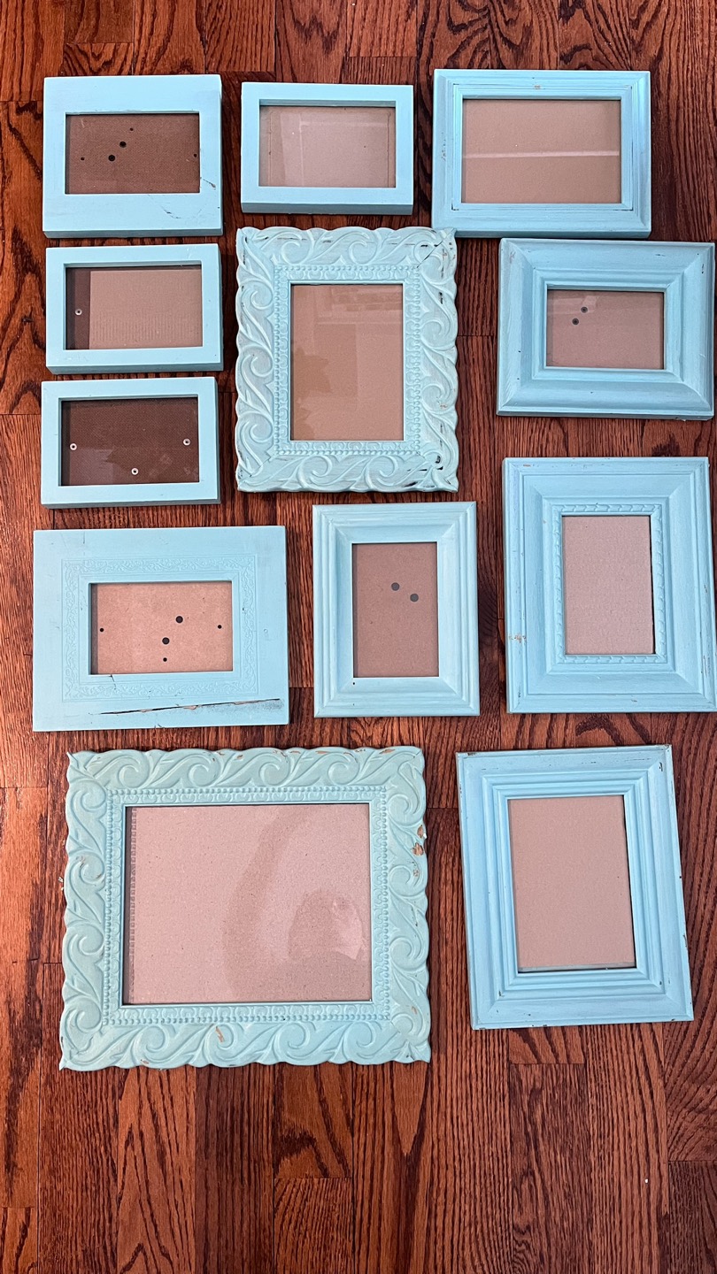 12 picture frames thumbnail