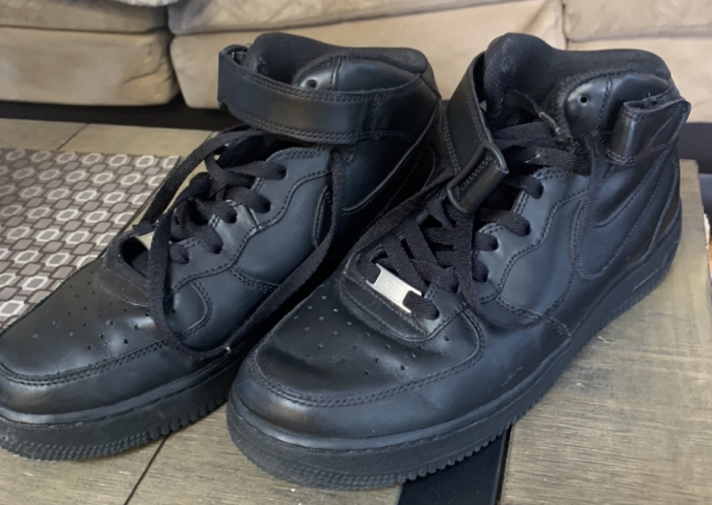 Nike sneakers size 8.5 - photo 3