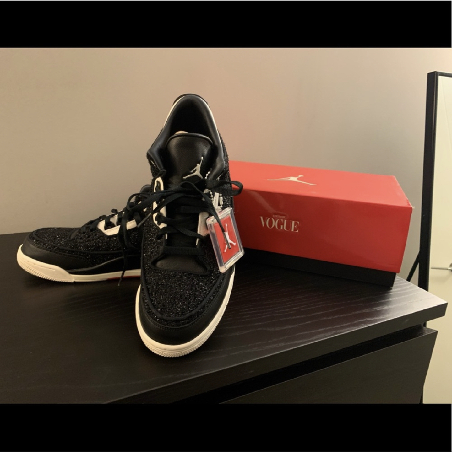 BRAND NEW Authentic Air Jordan 3 X Anna Wintour thumbnail