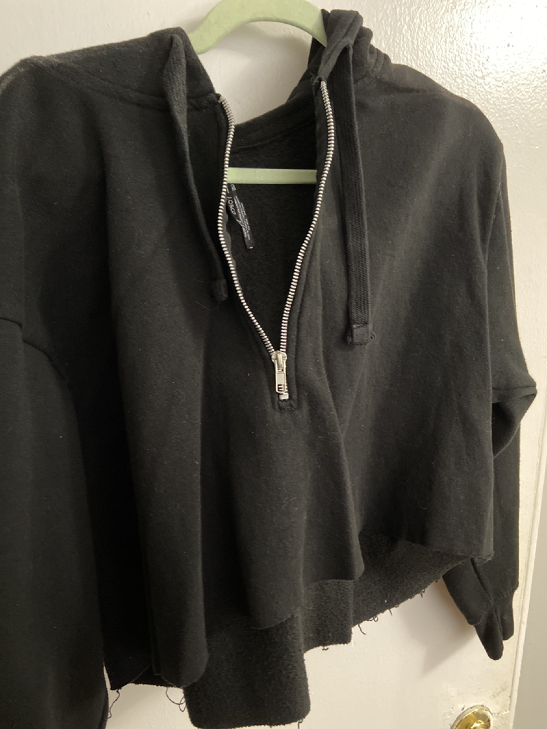 Black cropped hoodie size medium image indicator(4)