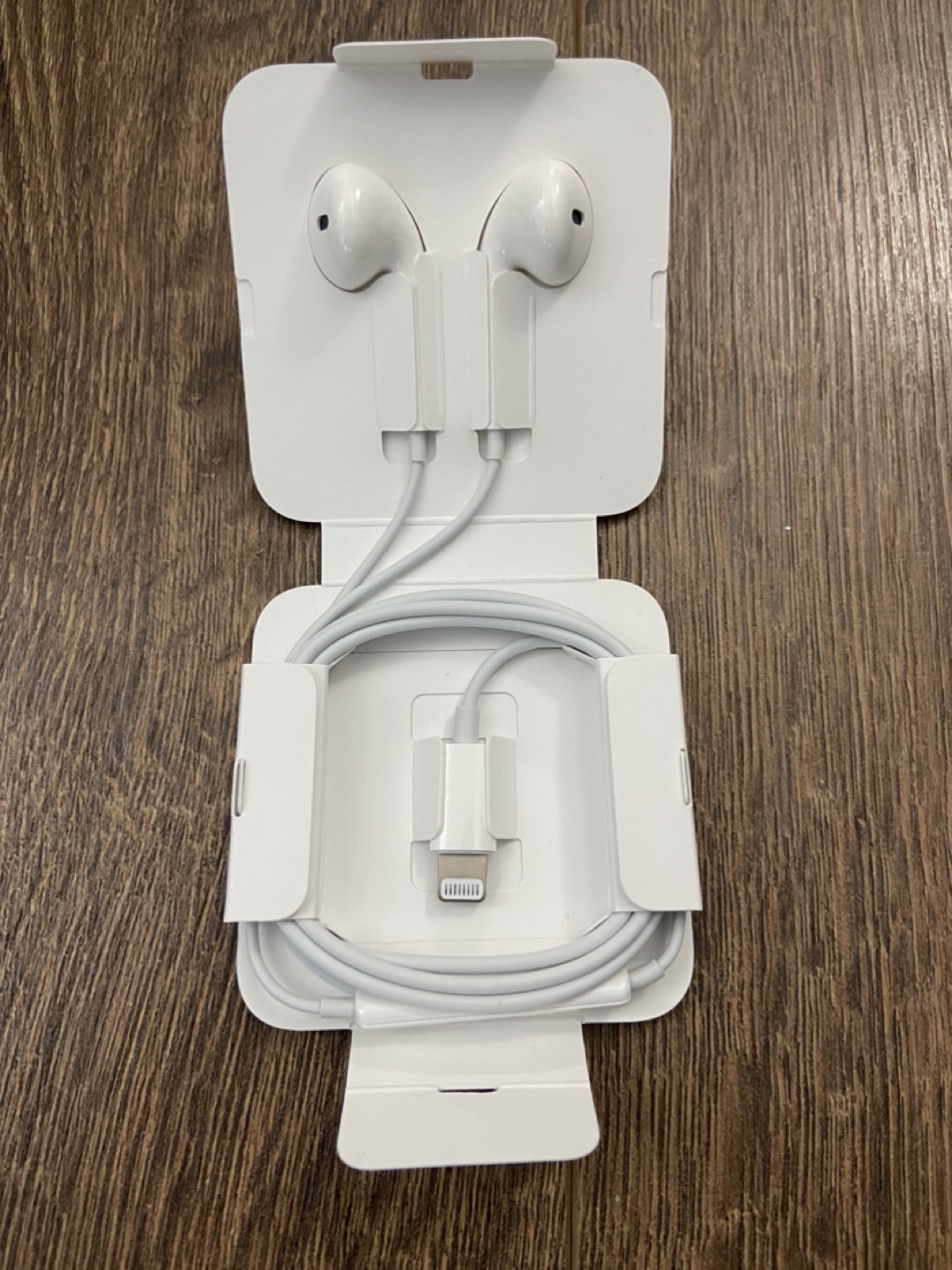 Apple earphones new - photo 2