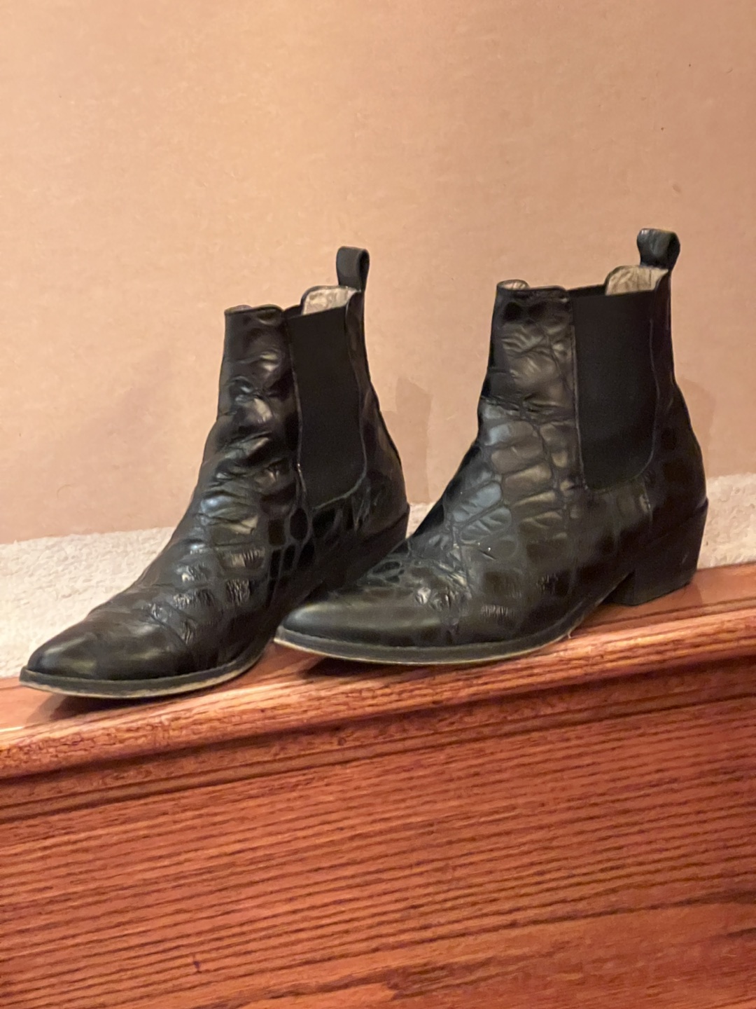 Vintage BORN Crocodile Black Leather Chelsea Boots - photo 2
