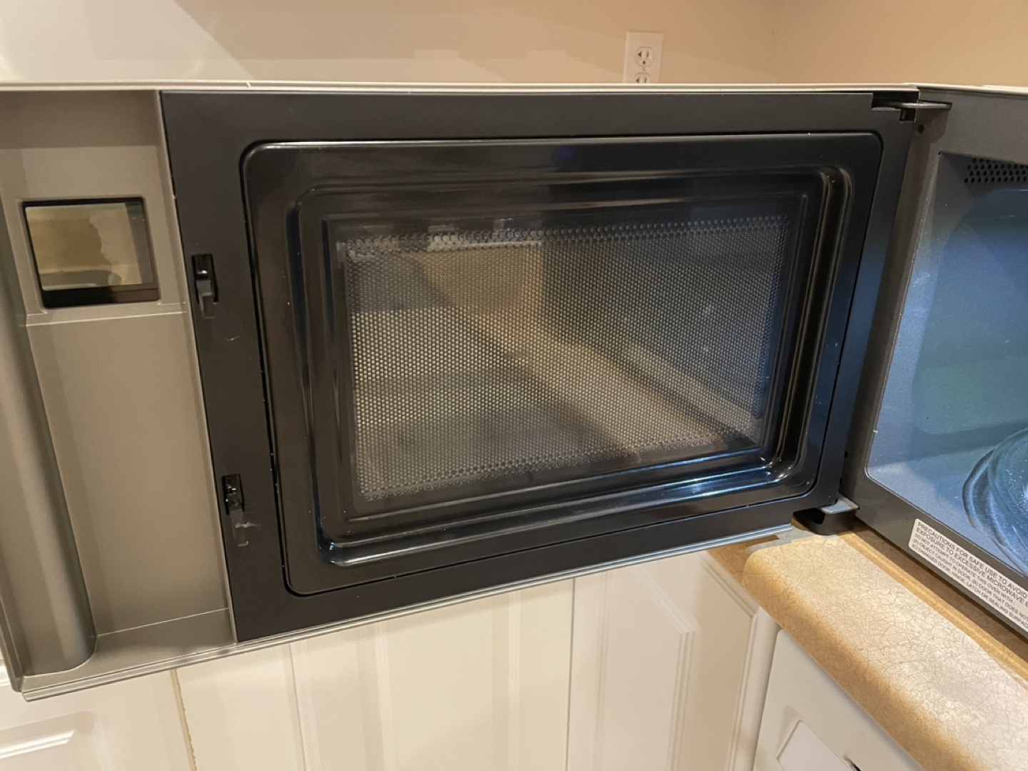 LG Microwave - photo 2
