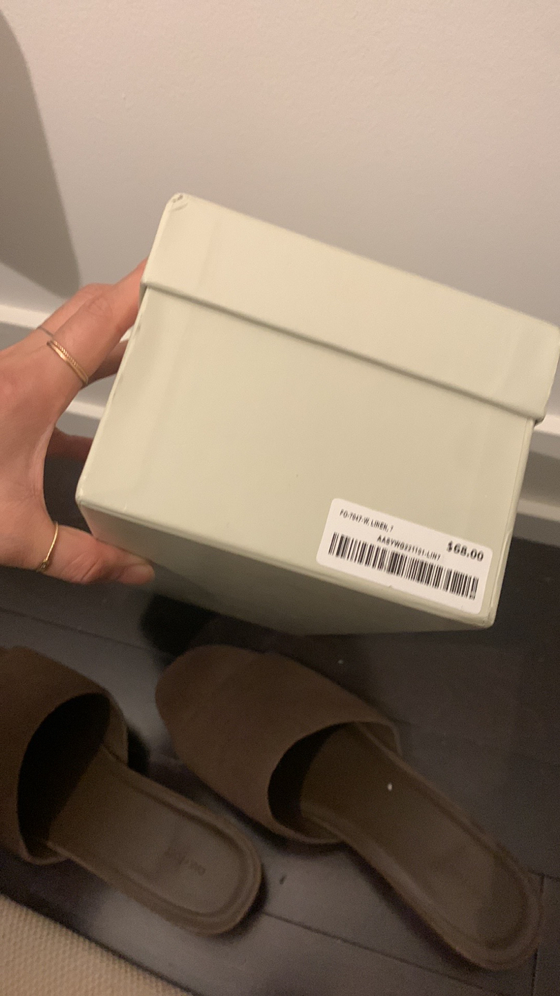 Oak & Fort Slides size 7 image indicator(7)