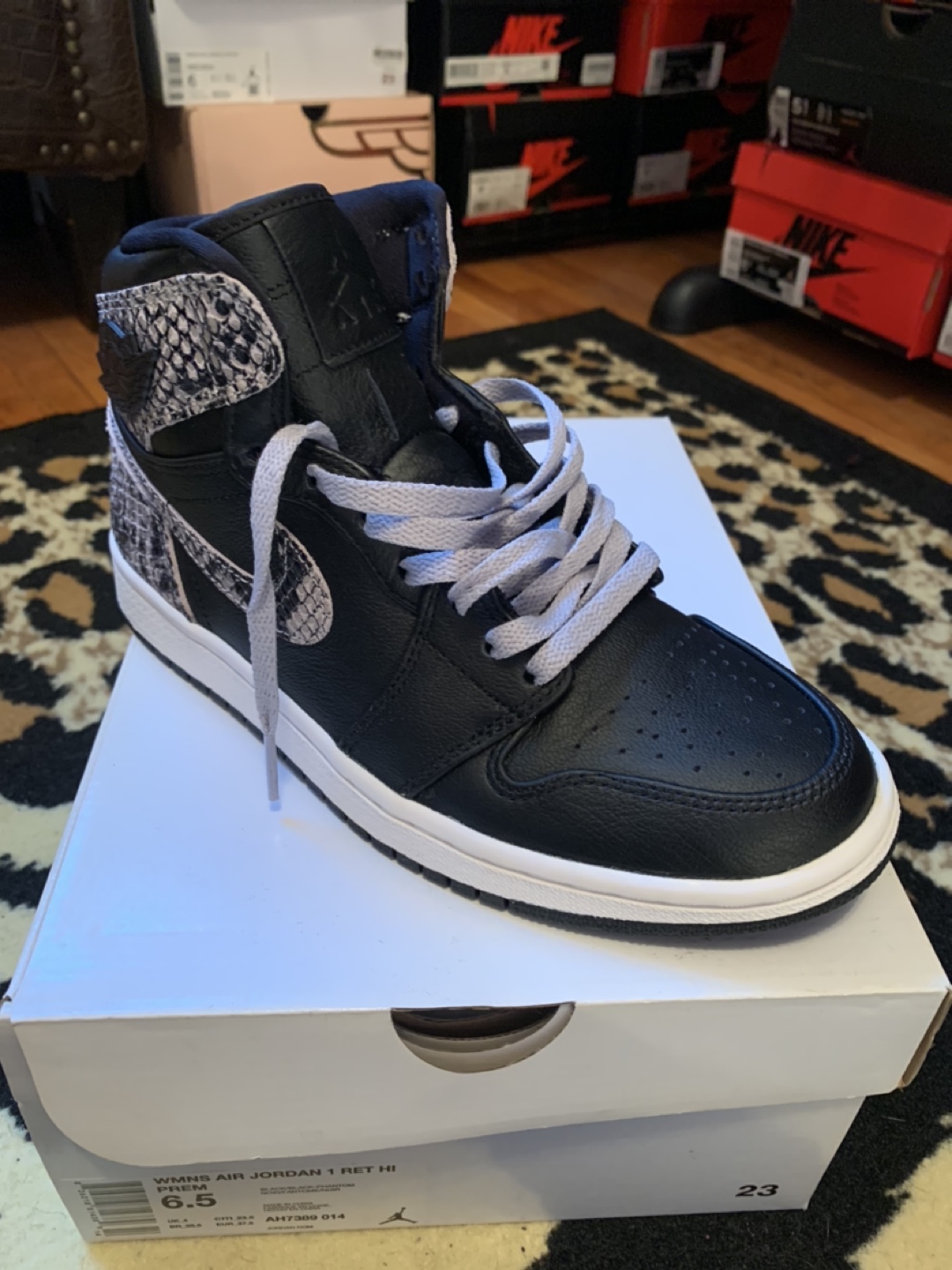 Womens & GS image indicator(3)