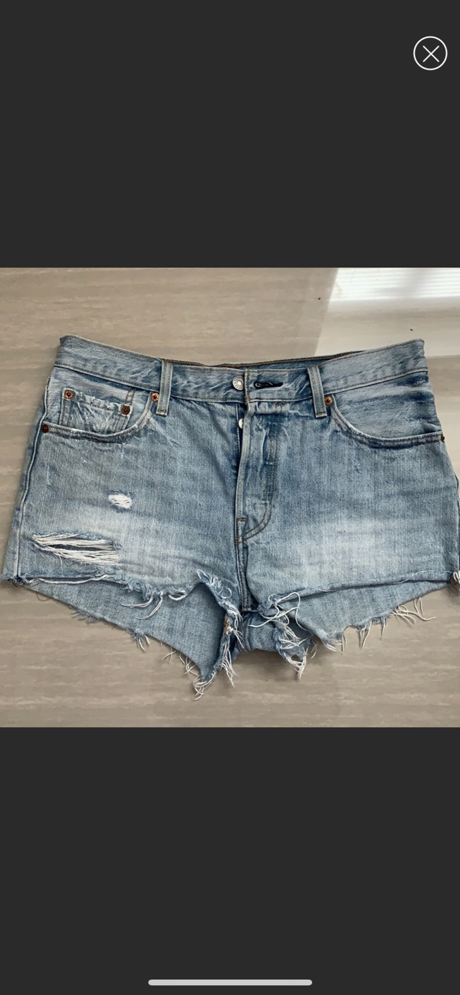Levi shorts thumbnail