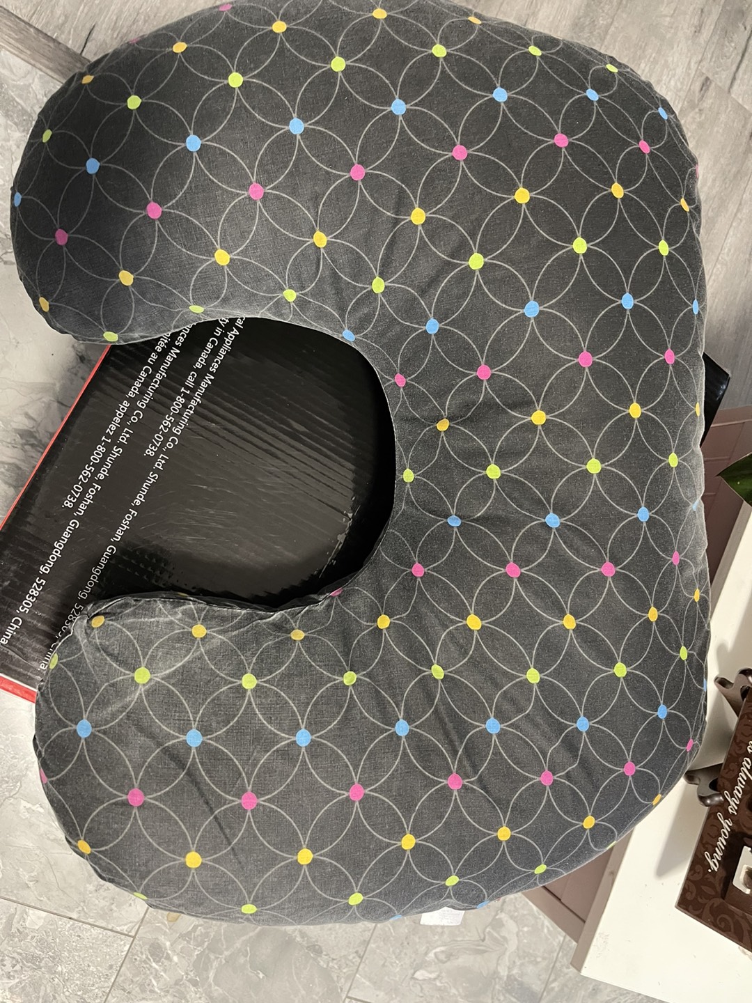 Bassinet and nursing pillow - photo 3
