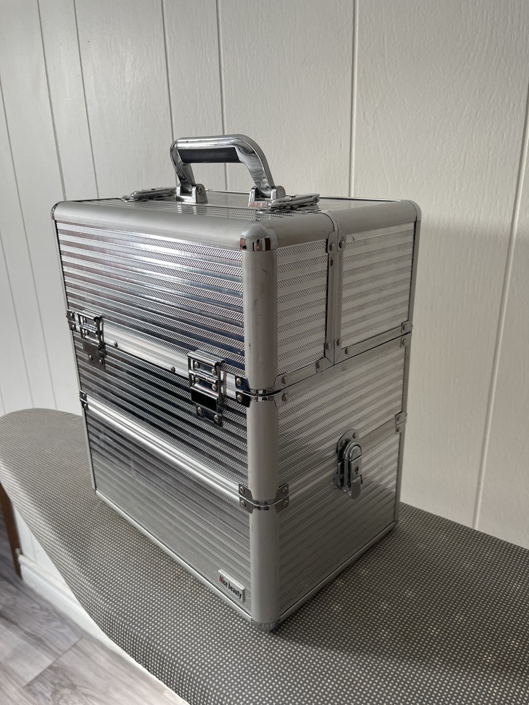 Makeup travel case