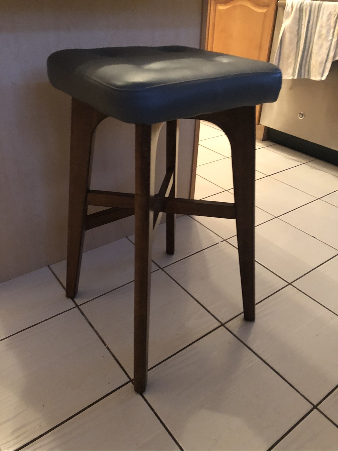 Bar stool - photo 2