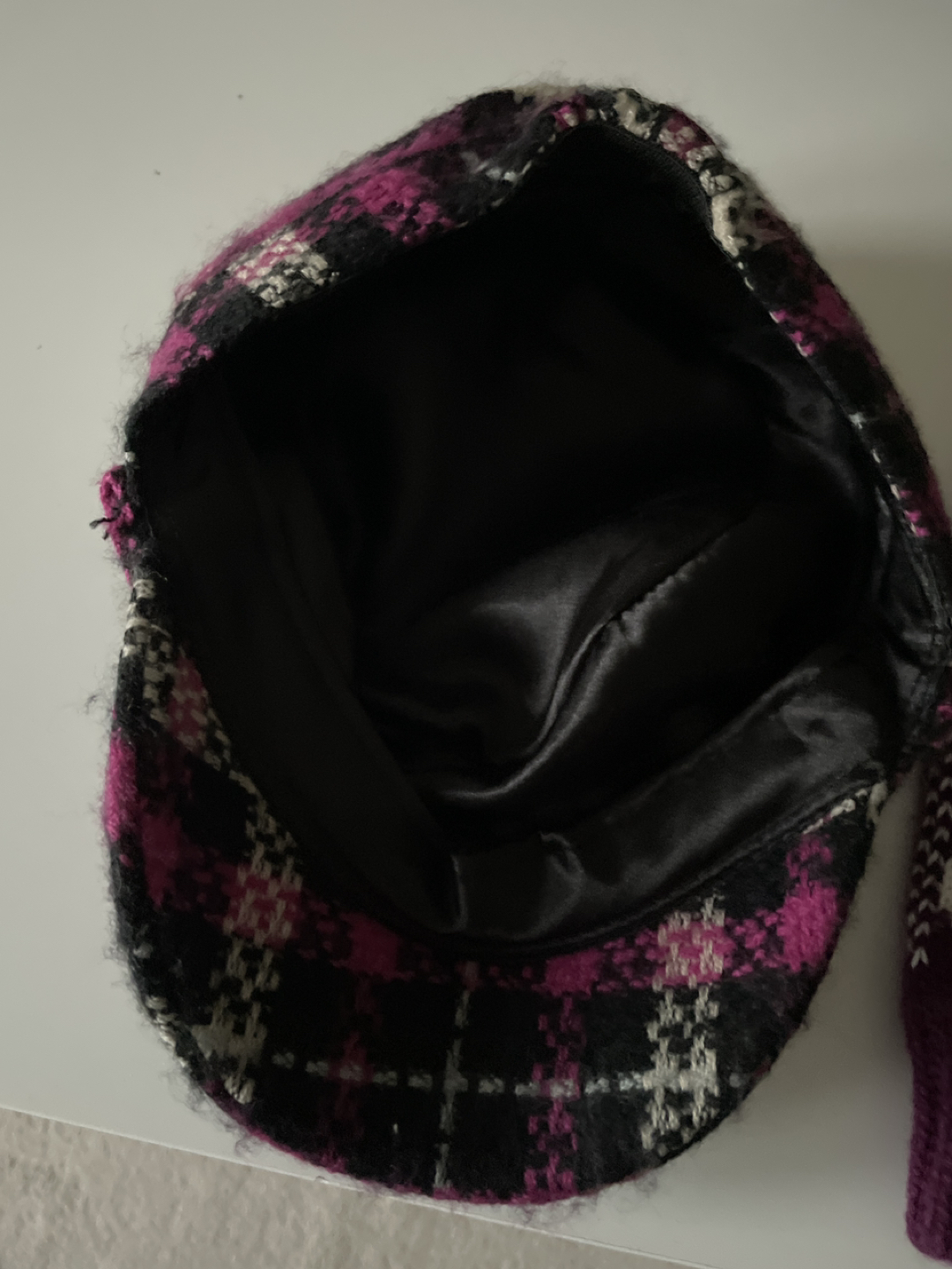 new hat with bonus mittens image indicator(4)